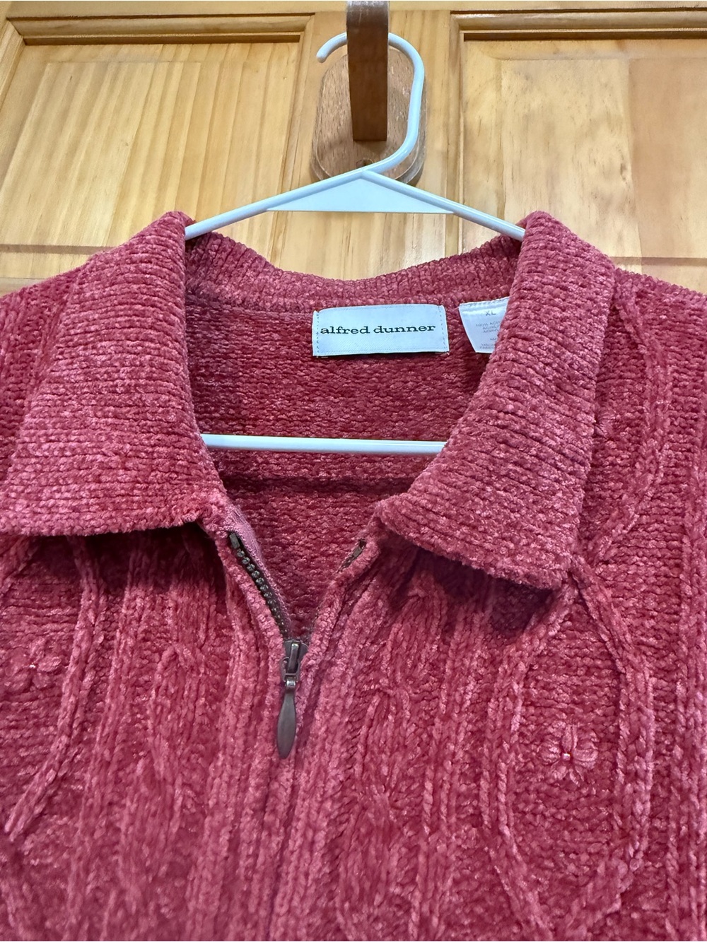 Alfred Dunner Rose-Red Chenille Cable Zip-Front Cardigan w/small beading size XL - Picture 5 of 9